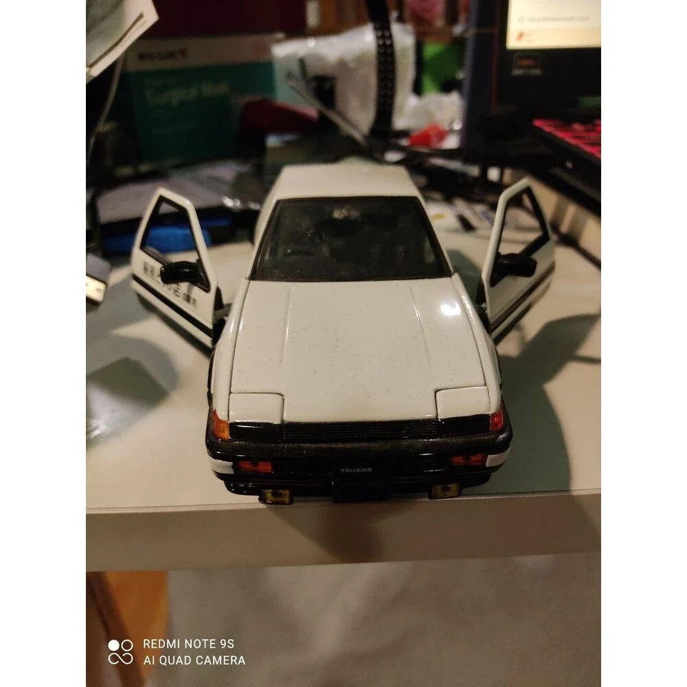 Initial D Toyota Trueno AE86 1/24 *Custom painted (Used & No Box) Jada Toys